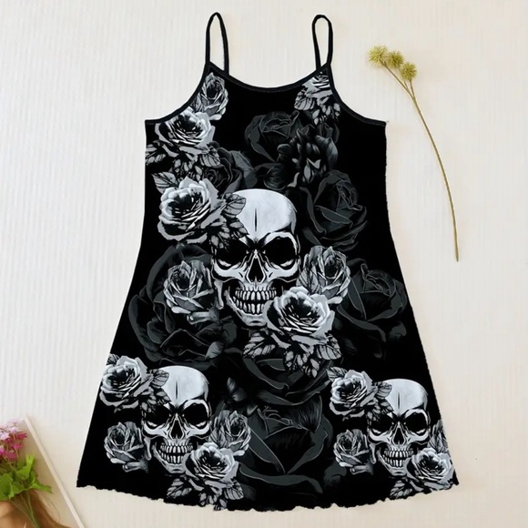 NWT Skull & Rose Sleep Dress, SM - Picture 1 of 8